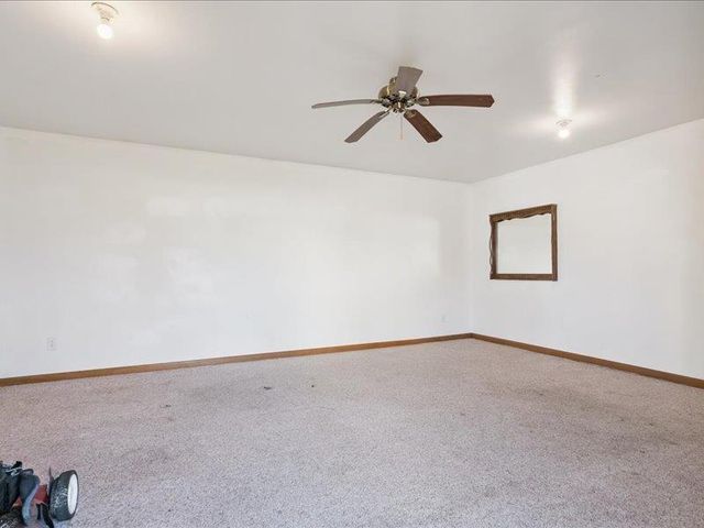 323 N Frederick Avenue, Oelwein, IA 50662