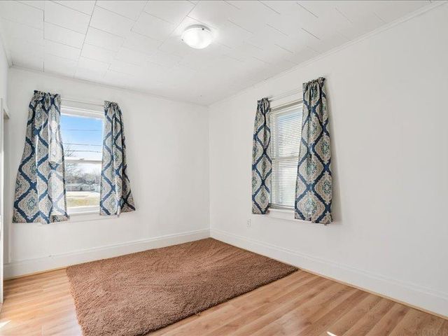 323 N Frederick Avenue, Oelwein, IA 50662