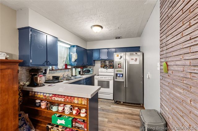 2416 Stover Drive, New Albany, IN 47150