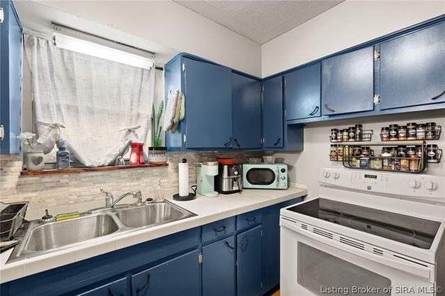 2416 Stover Drive, New Albany, IN 47150
