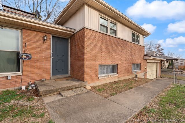 2416 Stover Drive, New Albany, IN 47150