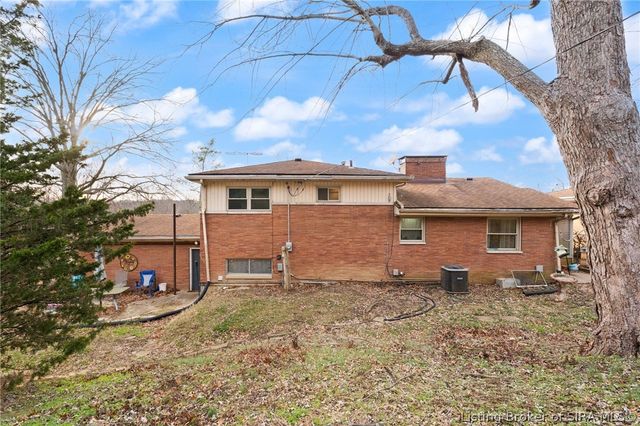 2416 Stover Drive, New Albany, IN 47150