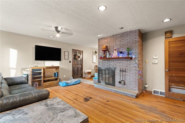 2416 Stover Drive, New Albany, IN 47150