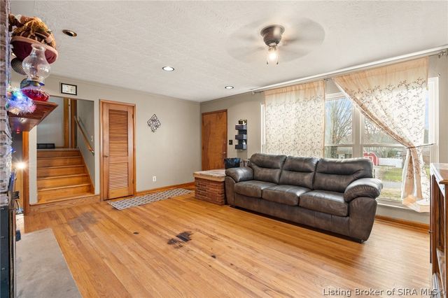 2416 Stover Drive, New Albany, IN 47150