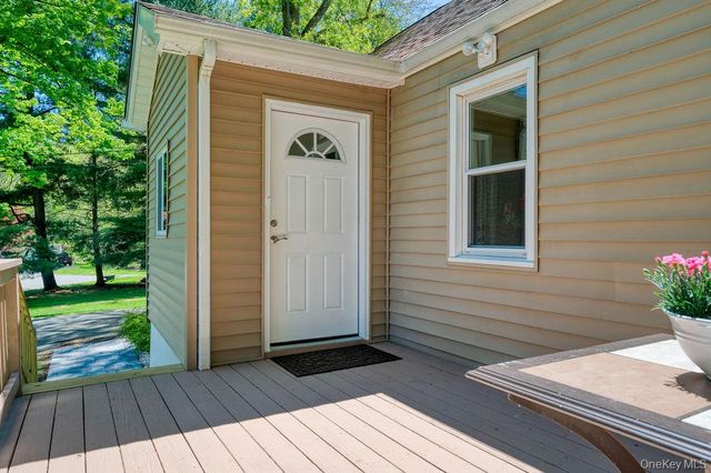 6 Winterberry Road, Beacon, NY 12508