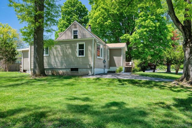 6 Winterberry Road, Beacon, NY 12508