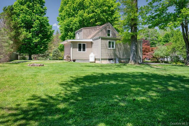 6 Winterberry Road, Beacon, NY 12508