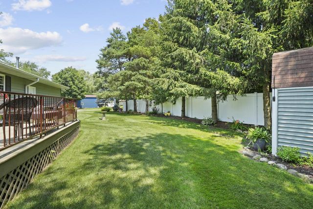 W5521 Cottonwood ROAD, Elkhorn, WI 53121
