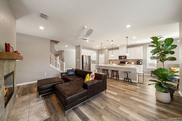 11312 Red Oak Turn, Helotes, TX 78023