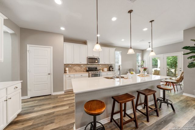 11312 Red Oak Turn, Helotes, TX 78023