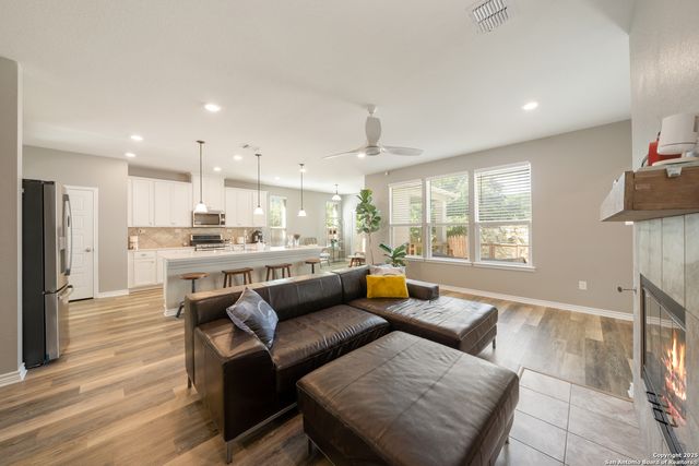 11312 Red Oak Turn, Helotes, TX 78023