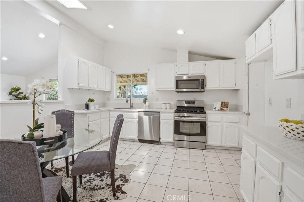 Image 10 of property listing at 18631 Kimbrough Street, Canyon Country, CA 91351