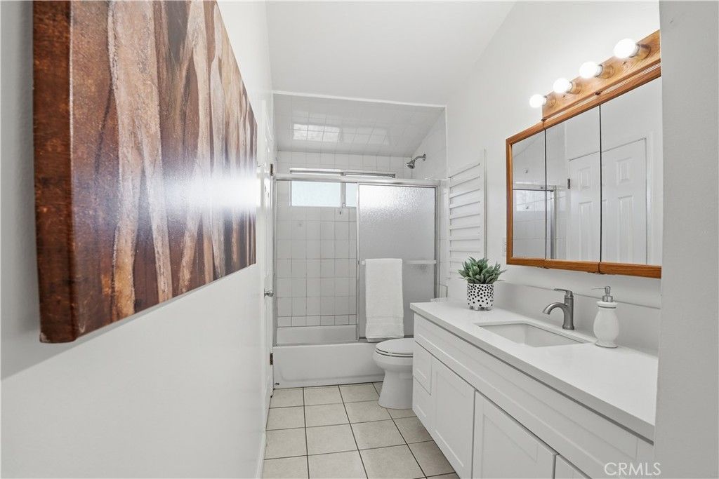 Image 16 of property listing at 18631 Kimbrough Street, Canyon Country, CA 91351