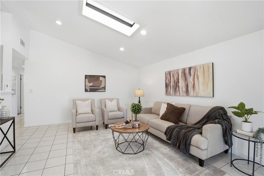 Image 2 of property listing at 18631 Kimbrough Street, Canyon Country, CA 91351