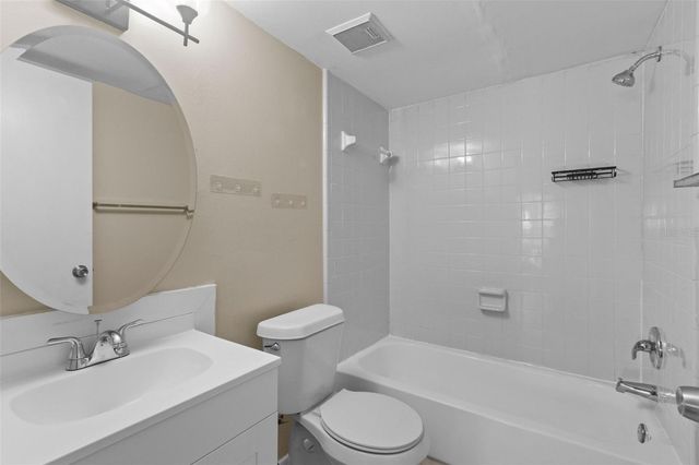 14419 HANGING MOSS CIRCLE 101, Tampa, FL 33613