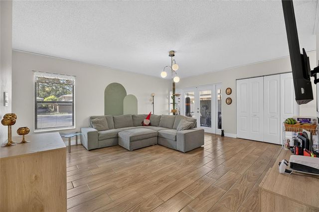 810 HUNTERS COURT, Brandon, FL 33511