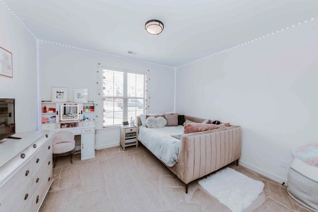 5118 LAWRENCEBURG LN E, Lakeland, TN 38002