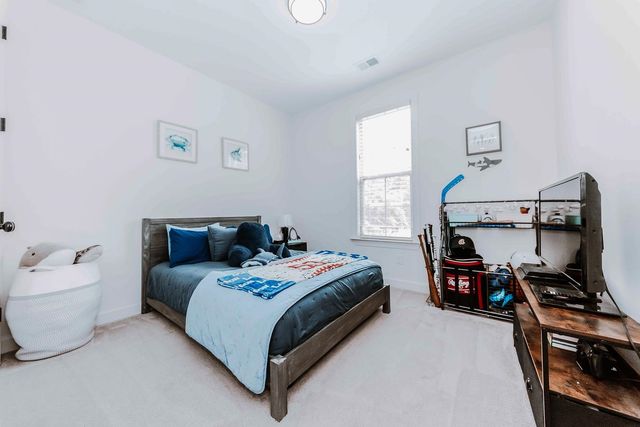 5118 LAWRENCEBURG LN E, Lakeland, TN 38002