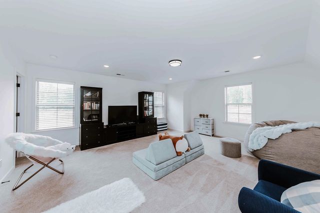 5118 LAWRENCEBURG LN E, Lakeland, TN 38002