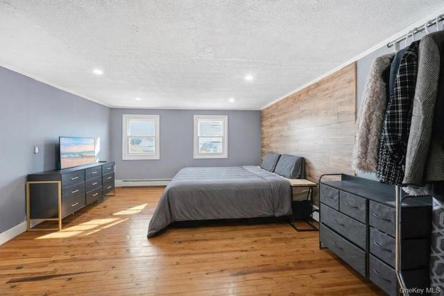 12 Charles Street, Bay Shore, NY 11706