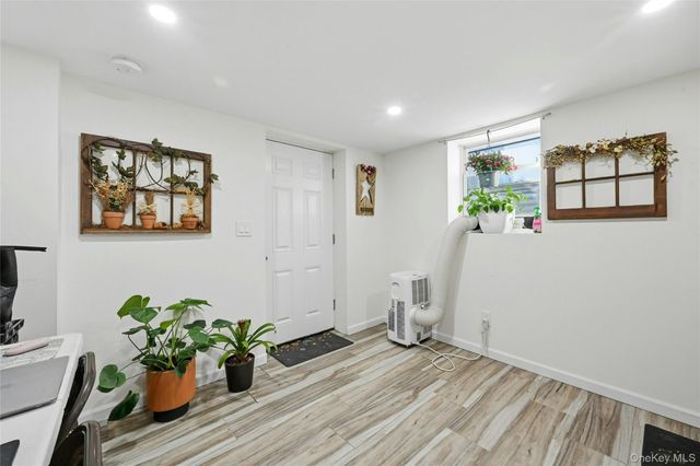 12 Charles Street, Bay Shore, NY 11706