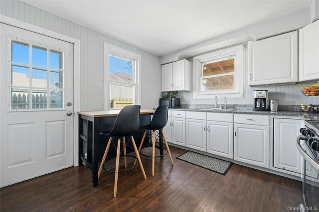 12 Charles Street, Bay Shore, NY 11706