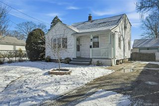 12 Charles Street, Bay Shore, NY 11706