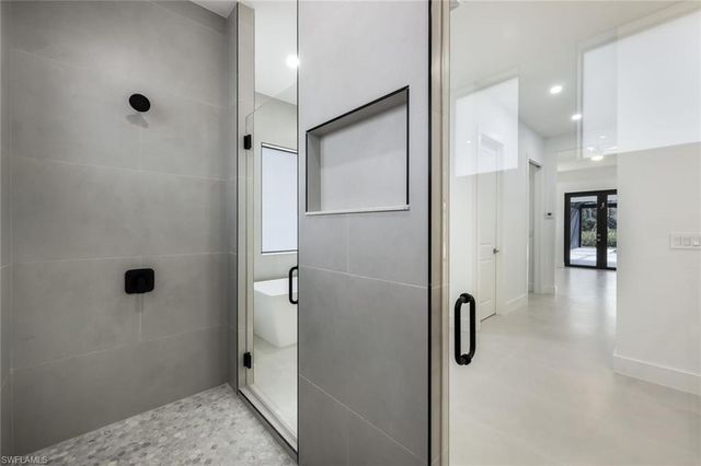 2806 Golden Gate BLVD W, Naples, FL 34120