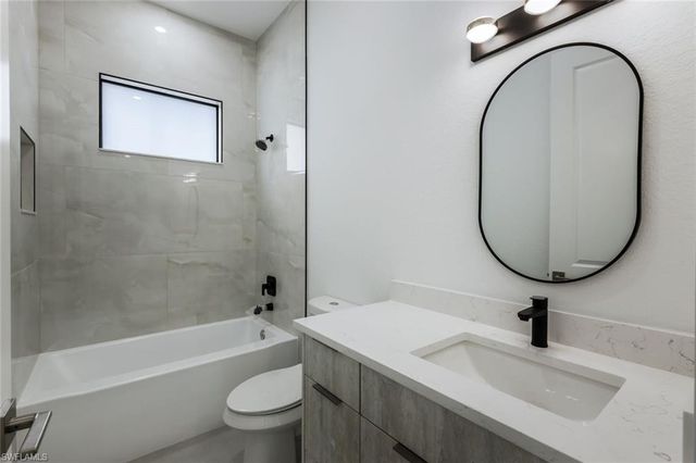 2806 Golden Gate BLVD W, Naples, FL 34120