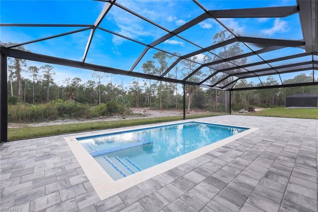 2806 Golden Gate BLVD W, Naples, FL 34120