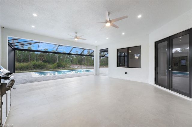 2806 Golden Gate BLVD W, Naples, FL 34120