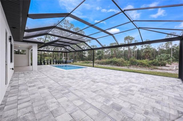 2806 Golden Gate BLVD W, Naples, FL 34120
