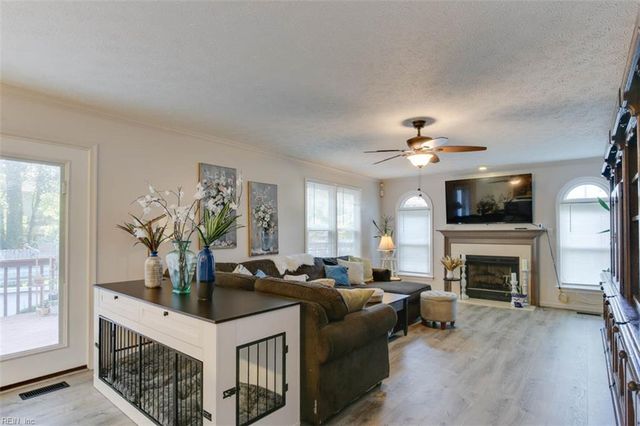 26 Fields DR, Hampton, VA 23664