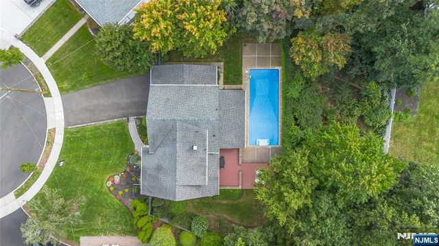 121 Bender Drive, Clifton, NJ 07013