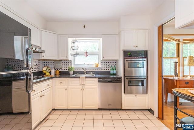121 Bender Drive, Clifton, NJ 07013