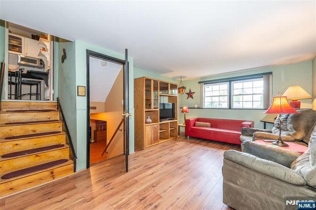 121 Bender Drive, Clifton, NJ 07013