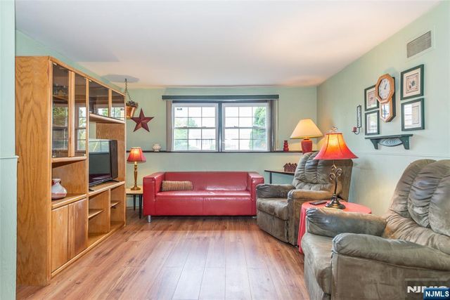 121 Bender Drive, Clifton, NJ 07013