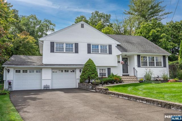 121 Bender Drive, Clifton, NJ 07013