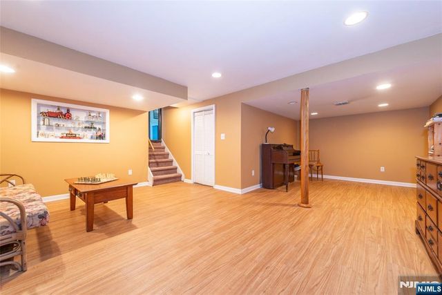 121 Bender Drive, Clifton, NJ 07013