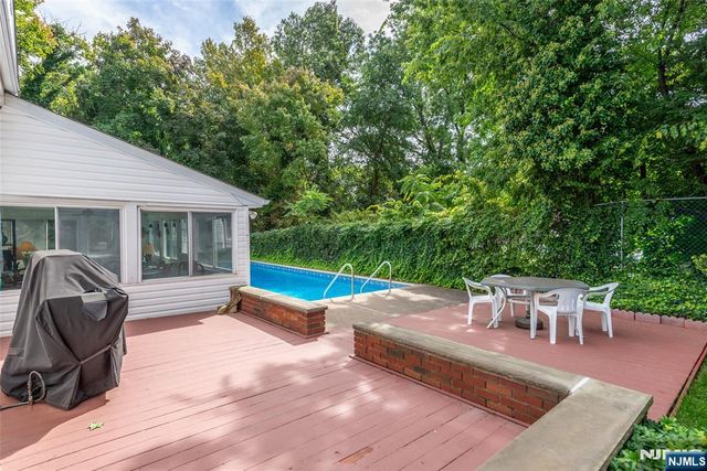 121 Bender Drive, Clifton, NJ 07013