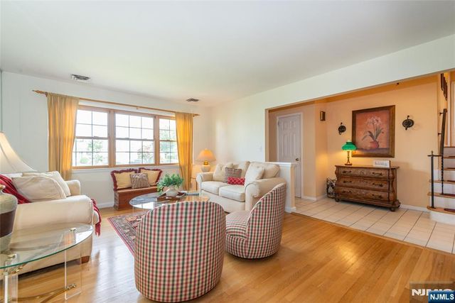 121 Bender Drive, Clifton, NJ 07013