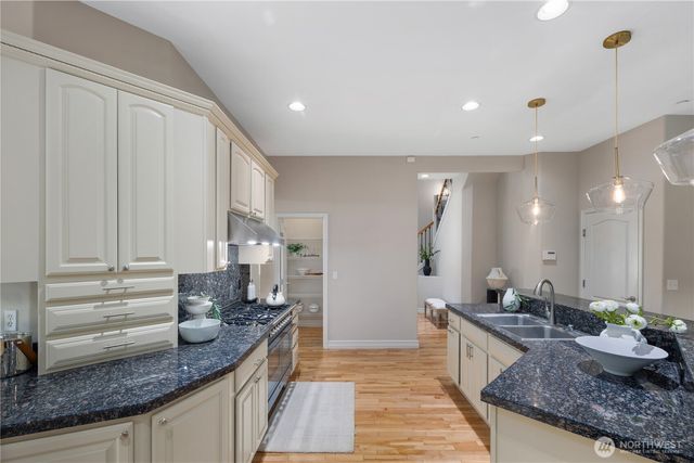 4227 NE 27th Place, Renton, WA 98059