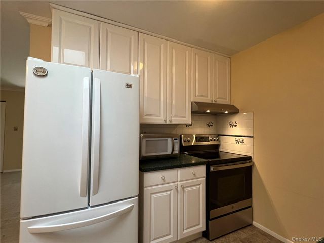 312 Woodbridge Drive B, Ridge, NY 11961