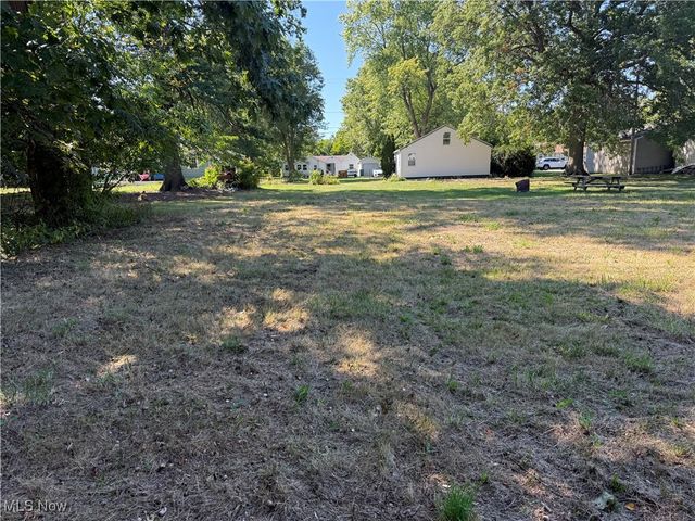 988 Oakwood Boulevard, Painesville Twp, OH 44077