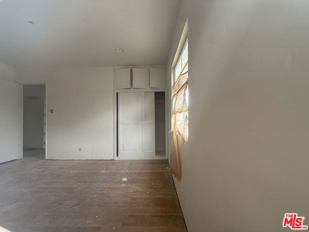 Image 5 of property listing at 8230 Kyle Street, Sunland, CA 91040