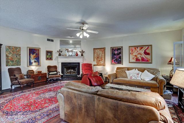 2125 Bering Drive 2125, Houston, TX 77057