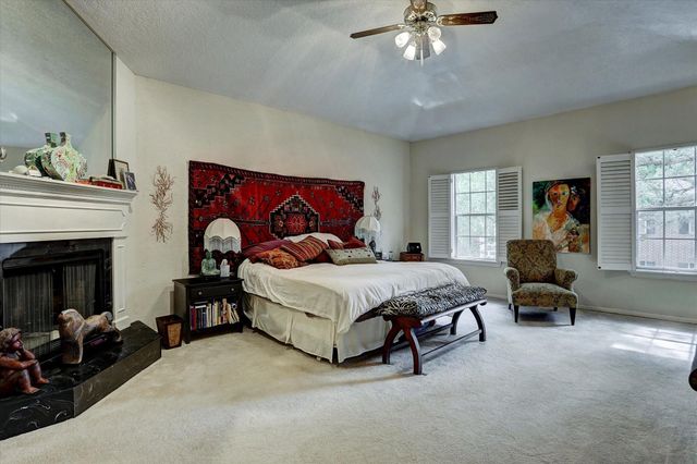 2125 Bering Drive 2125, Houston, TX 77057