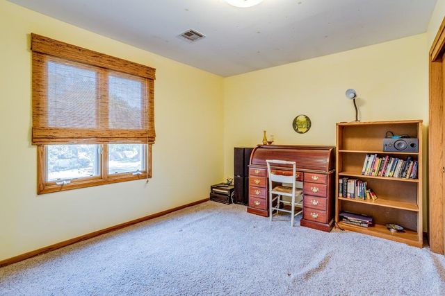 1733 S Cranbrook Ct, Wichita, KS 67207