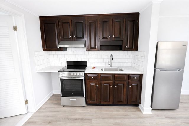 92 Elm St 1, Quincy, MA 02169