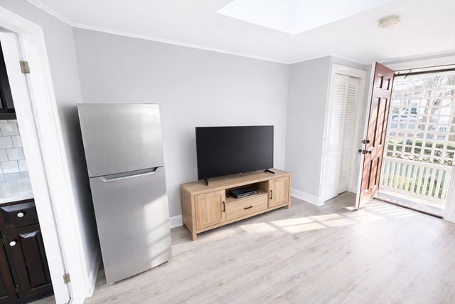 92 Elm St 1, Quincy, MA 02169